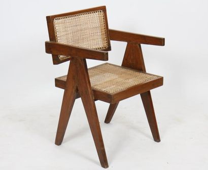 null Pierre JEANNERET (1896-1967)

Fauteuil "office cane elegant chair".

En teck,...