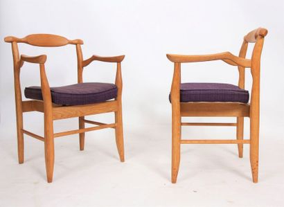 Salle à manger de Guillerme et Chambron 1960 Ensemble de quatre chaises et deux fauteuils...