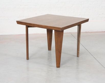 "square table" ou "cafeteria table" de Pierre Jeanneret (1896-1967) Modèle à larges...