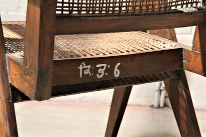 Ensemble de deux "Office Cane Chairs" de Pierre Jeanneret (1896-1967) En teck, à...