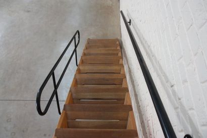 Exceptionnel escalier dit Cité radieuse de Charles Edouard Jeanneret dit Le Corbusier...