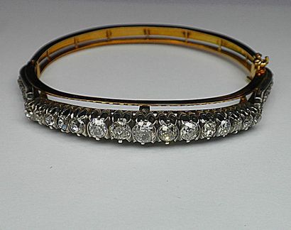 Bracelet jonc bicolore orné de diamants TA...