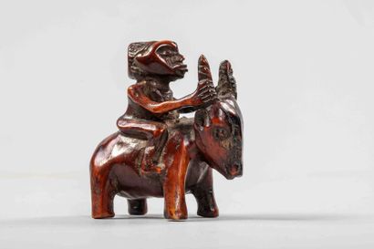 null Figurine Ivoire CHOKWE 

Ex Congo belge avant 1940					

Dimensions: H: 6 cm



Spécimen...