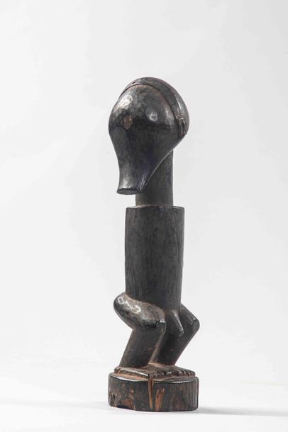 null Figurine Bois SONGYE 

Ex Congo belge avant 1960

Dimensions: H: 29 cm