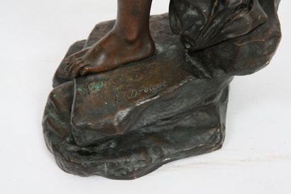 null Important bronze "porteuse d'eau" de Drouot
En bronze patiné, signé "E. Drouot"
Fonte...