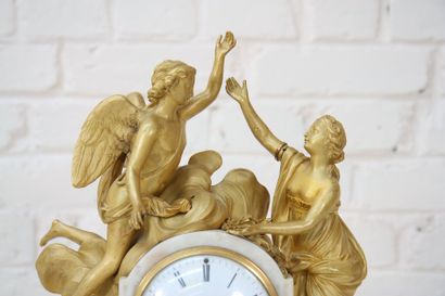 null Pendule Louis XVI au Cupidon

En marbre blanc et bronze doré, cadran entouré...