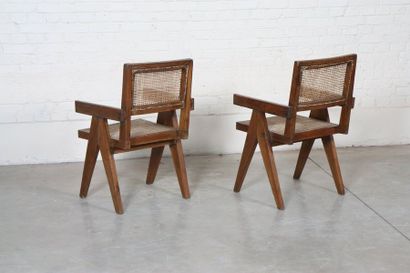 null Ensemble de deux "Office Cane Chairs" de Pierre Jeanneret (1896-1967)

En teck,...