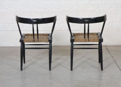 null Ensemble de deux fauteuils "grass-seated" dans le goût de George Nakashima (1905-1990)

Dining...