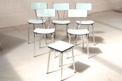 null Ensemble formica

Comprenant 5 chaises et un tabouret autour d'une table rectangulaire...