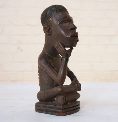 null Statuette Yombé

Provenance: Congo Belge

H: 33