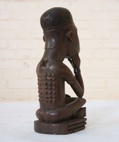 null Statuette Yombé

Provenance: Congo Belge

H: 33