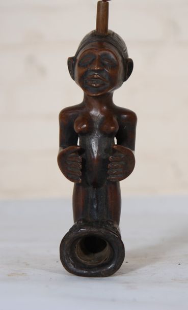 null Pipe Chokwé

Provenance: Angola

H: 22