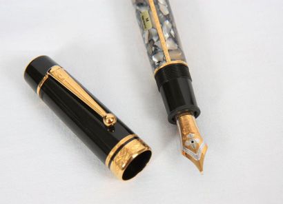 null Stylo Montblanc édition limitée Alexandre Dumas 

Etat neuf, non utilisé

Largeur...