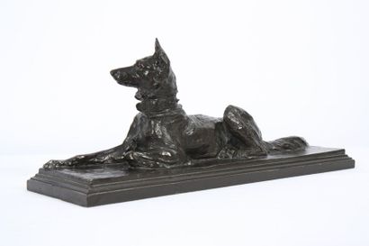 null Bronze chien couché de Giacomo Merculiano (1859-1935)

En bronze représentant...