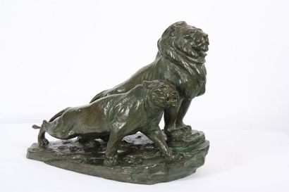 null Le lion et sa lionne de G. Poitvin 

En bronze à patine verte représentant un...