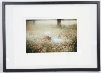 null Photographie "jeune femme dans l'herbe" de David Hamilton (1933-2016)

Tirage...
