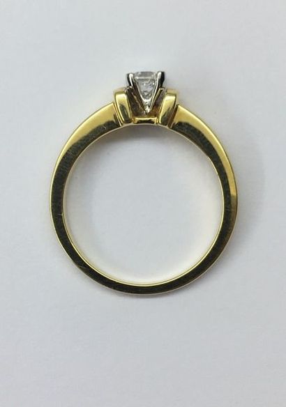 null Bague 

Solitaire Or jaune 18 Kt, diamant 0.20 Cts