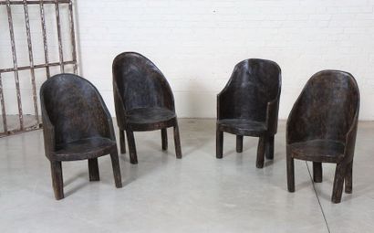 null Chaises Naga
Suite de quatre chaises Naga de forme cylindrique en teck massif...
