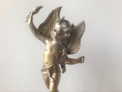 null Sculpture à l'Ange

Réalisé en galvanoplastie représentant un ange ailé au dessus...