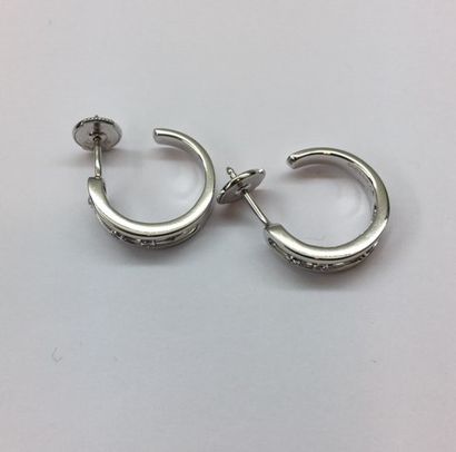 null Boucle d'oreilles 

Signées MESSIKA PARIS. Or blanc et diamant.