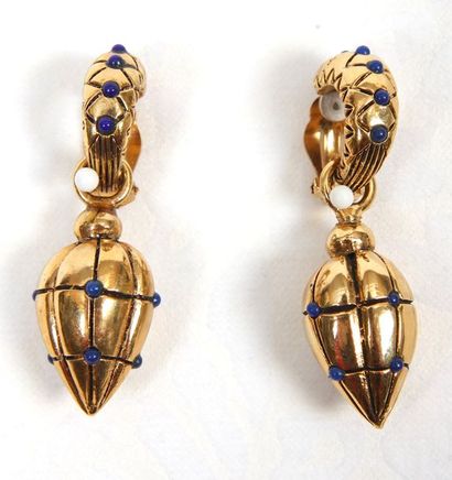 null Boucle d'oreilles Loewe

Clips en métal doré, décor à imitation lapis-lazuli.

Dimensions:...