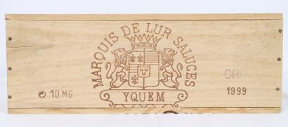null Château Yquem (x1)

Marquis de Lur Saluces

Sauternes 

1999

Caisse bois d'orgine,...