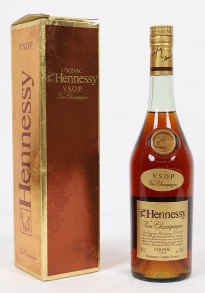 null Cognac Hennessy (x1)

V.S.O.P fine Champagne

Boite d’origine