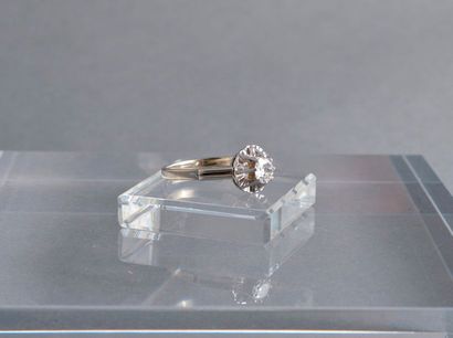 null BAGUE en or blanc et platine sertie d’un diamant de 0,5 ct environ, taille ancienne....