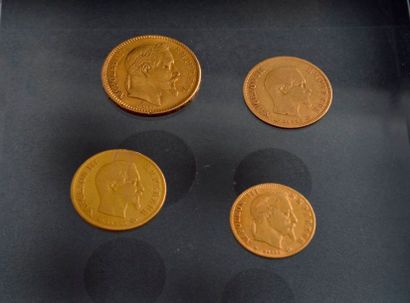 null Lot de 4 Napoléon or : 20Frs 1863 ; 2 pièces de 10Frs 1857 (usures) ; 5Frs 1864....