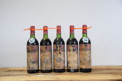 null 5 bouteilles Château MOUTON-ROTHSCHILD, 1° cru Pauillac 1975 (es, tachées, ea,...