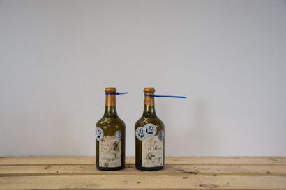 null 2 bouteilles VIN JAUNE Clos des Jacobins 2007 (et) 