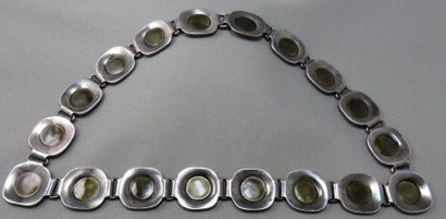 null 

 Collier Collerette, La Tortue, en argent à 800°/00, Vers années 1950. Poids...