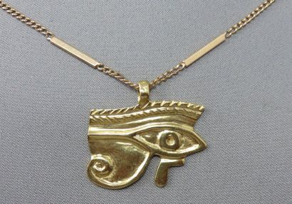 null Pendentif "'Œil d'Horus" et Chaîne 3,3 g

 l'ensemble en or à 750°/00, la chaîne...
