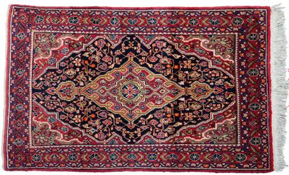 SAROUK (Perse), milieu du XXème siècle SAROUK (Persia), mid 20th century. A multicoloured...