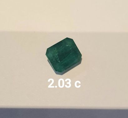 null EMERAUDE on paper, size to degree probably Colombia weighing 2.03 carats. 