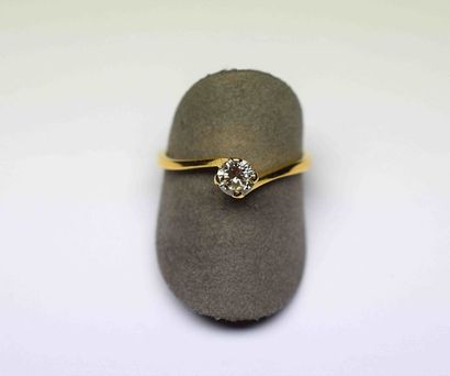 null SOLITARY yellow gold set with a fine quality diamond weighing 0.40 c approx....