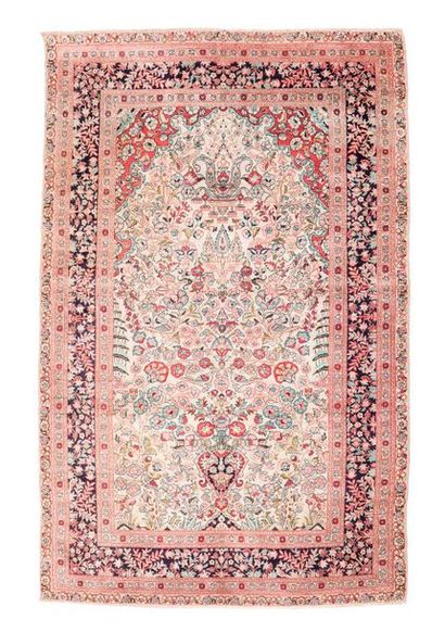 null Very fine silk Sino HEREKE. Prayer mat with ivory field with mirhab with symmetrical...