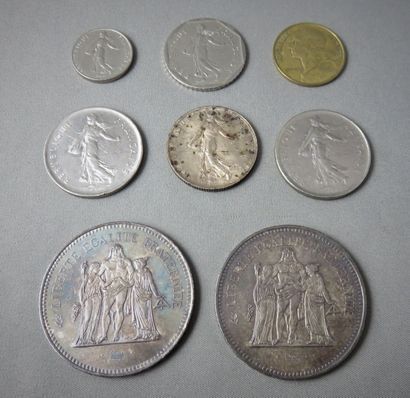 null Lot de 7 Pièces en argent composé de:

 2 Pièces de 50 Francs "Hercule" à 900°/00,...