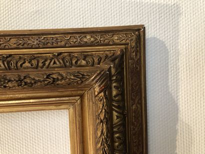 null CADRE en bois doré sculpté. Style Louis XVI.