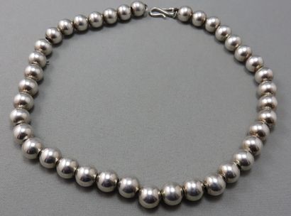 null Collier de Boules en Argent

 choker sur câble, fermoir en esse en argent. Ø...