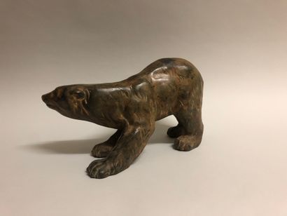 null Pierre CHENET (20th century). Bear on the lookout. Important bronze with ochre...