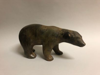 null Pierre CHENET (20th century). Polar bear. Bronze with ochre patina, stamp of...