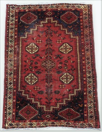 null Shiraz carpet (Persia) South Iran, cotton weft and warp, wool pile, horizontal...