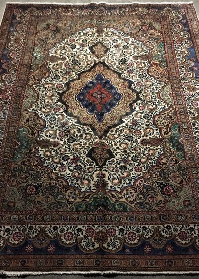 null 
Important Tabriz carpet (Persia) North-West of Iran, weft and warp in cotton,...