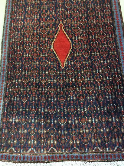 null 
Seneh Kurdistan (Persia) carpet, centre Iran, cotton weft and warp, wool pile,...