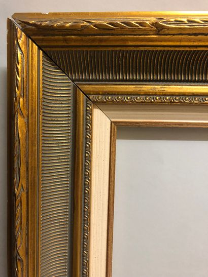null Cadre en bois et stuc doré. Style Louis XVI. Dim. À vue : 90 x 60,5. Cadre :...