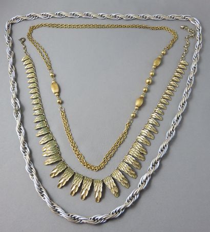 null Set of 3 Fancy Necklaces

 in gilded metal for 2, the one in motives of palmettes...