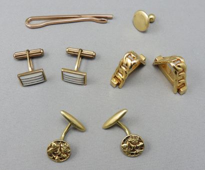 null Lot of Fancy Jewelry, Cufflinks, Watch

 3 Pairs of Gold Plated Cufflinks, one...