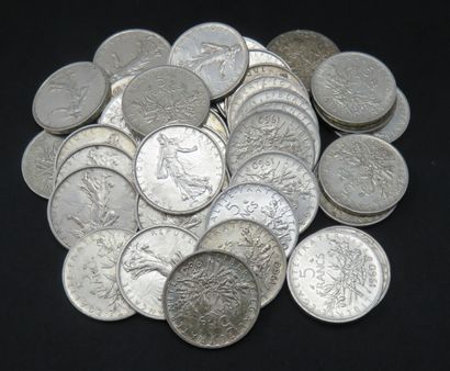 null Lot of 39 Silver Coins at 835°/00 consisting of:

 38 "Sower" 5 Franc coins:...
