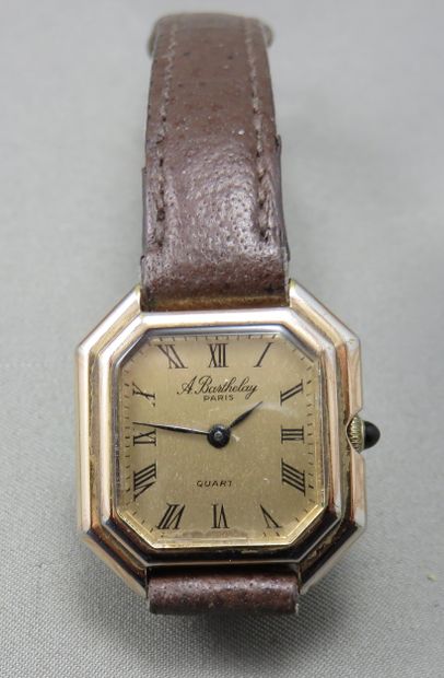 null A. Barthelay - Paris

 Lady's wrist watch

 in gilt metal, octagonal shape,...